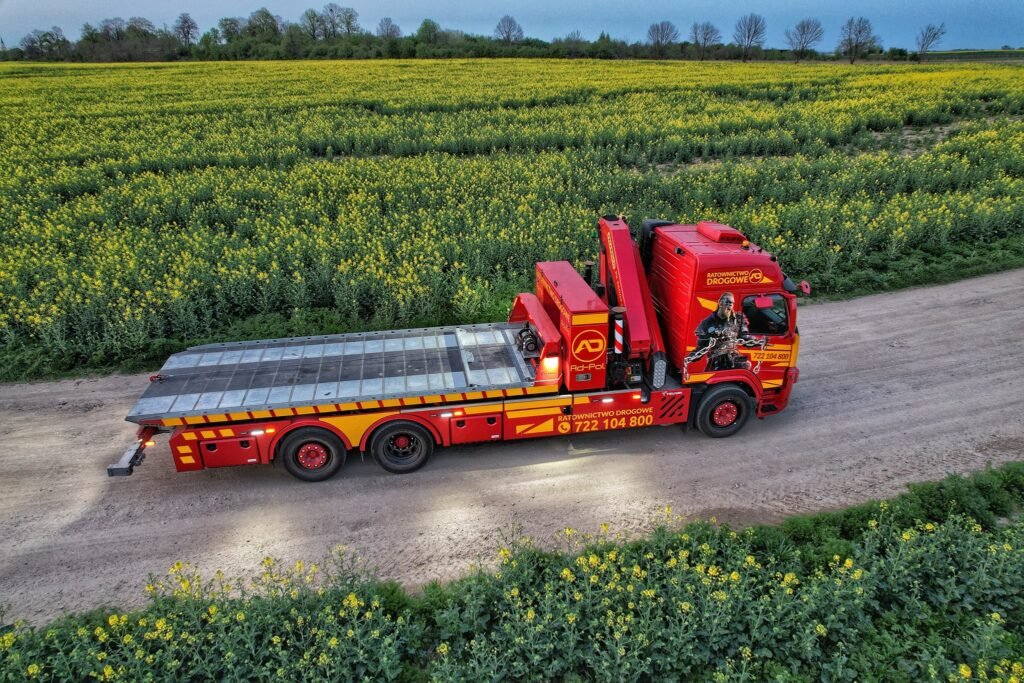 Profesjonalne holowanie TIR Wrocław z użyciem specjalistycznego holownika, gwarantujące szybki dojazd i bezpieczny transport ciężarówki.