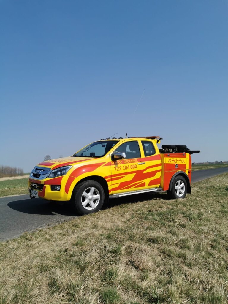 Profesjonalne holowanie TIR Wrocław podczas awarii ciężarówki na drodze we Wrocławiu, szybka i bezpieczna pomoc drogowa