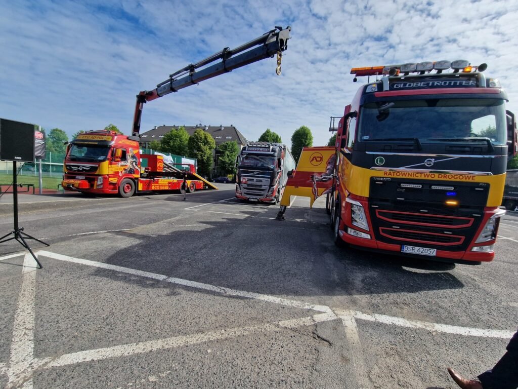 Pomoc drogowa TIR Wrocław podczas naprawy ciężarówki na autostradzie – serwis mobilny i wsparcie 24/7